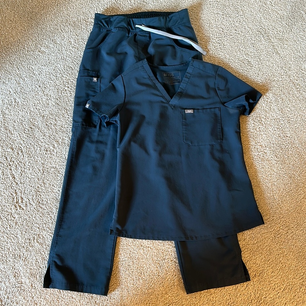 Figs scrub set xs top, s bottom